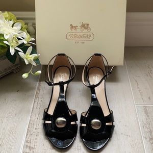 COACH “Hellena” Black Patent Leather Sandal Kitten Heels Size 8